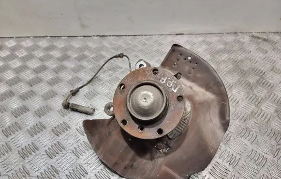 BMW 3 E46 Front wheel hub 