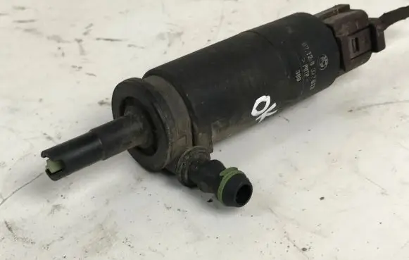 Windscreen/windshield washer pump