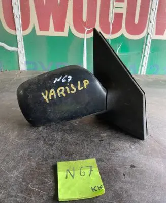 Toyota Yaris Front door electric wing mirror E13020399 E13010399