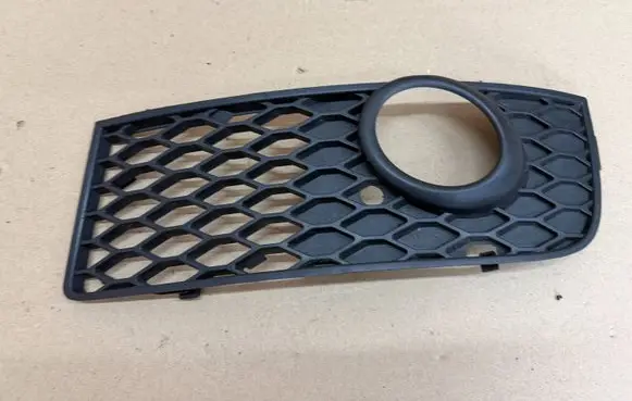 Audi A4 S4 B7 8E 8H Front bumper lower grill KRAAUDA4120226 8E0807681C