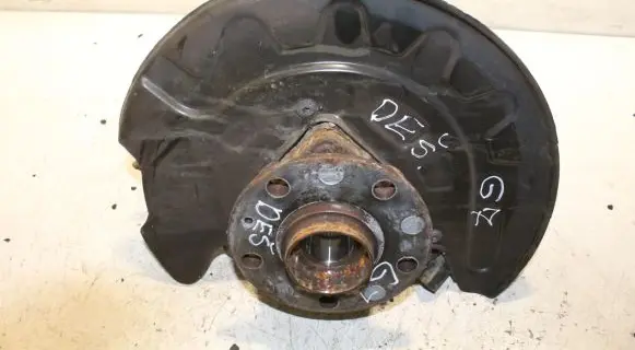 Volkswagen Golf VII Front wheel hub