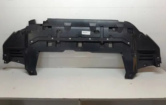 Front bumper skid plate/under tray