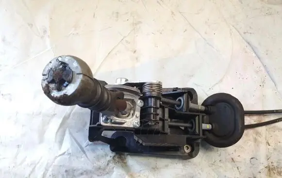 Peugeot RCZ Gear shifter/selector 112102344 1121.02344