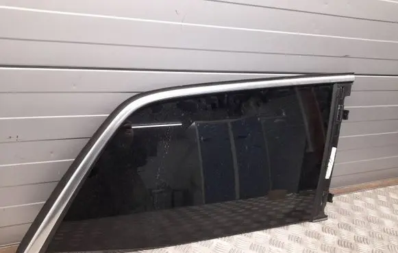 Mercedes-Benz GL X166 Rear side window A1666700150