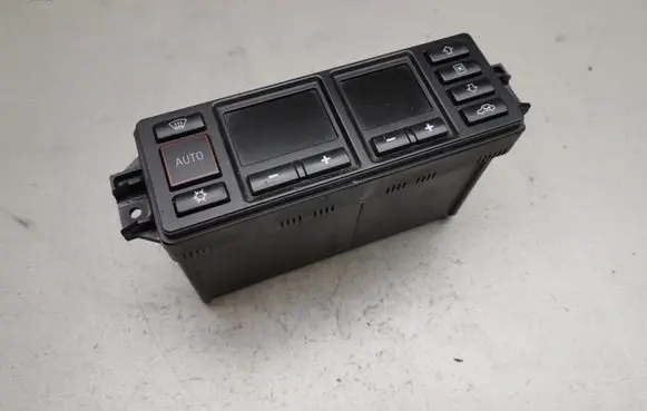 Audi A3 S3 8L Climate control unit 8L0820043M
