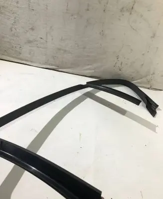 BMW 5 E60 E61 Rear door window/glass frame 7033647 14121810