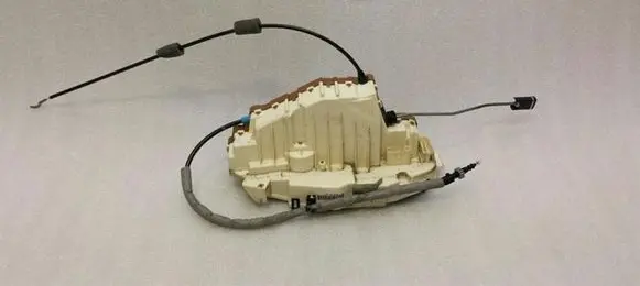 Mercedes-Benz CL C216 Front door lock A2217203335