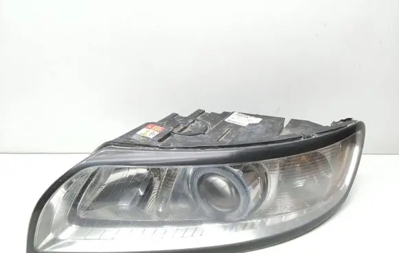 Volvo V50 Headlight/headlamp 30763037 0301237271