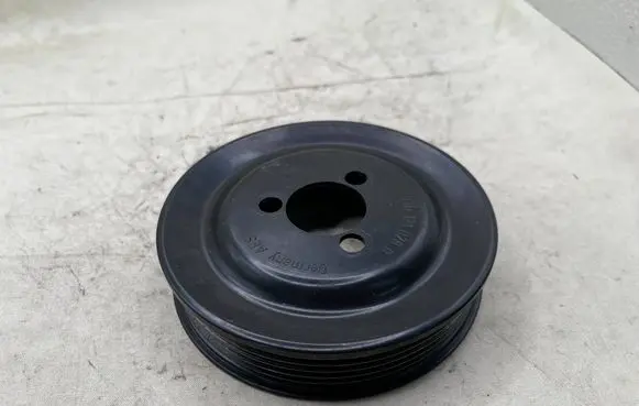 Skoda Fabia Mk2 (5J) Alternator pulley T1936 03D121028B