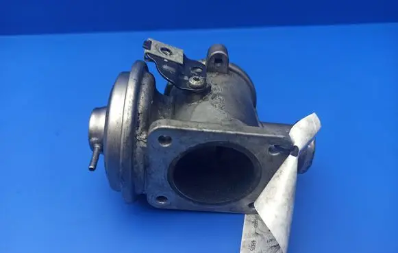 BMW 7 E65 E66 EGR valve 7791480 70045000 06T214