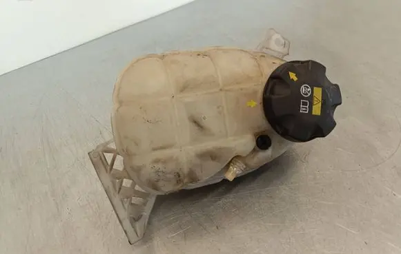BMW 4 F36 Gran coupe Coolant expansion tank/reservoir 7642160 1300302 1564310