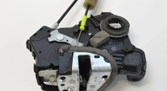 Lexus ES 250 - 300 - 330 Front door lock 51228016
