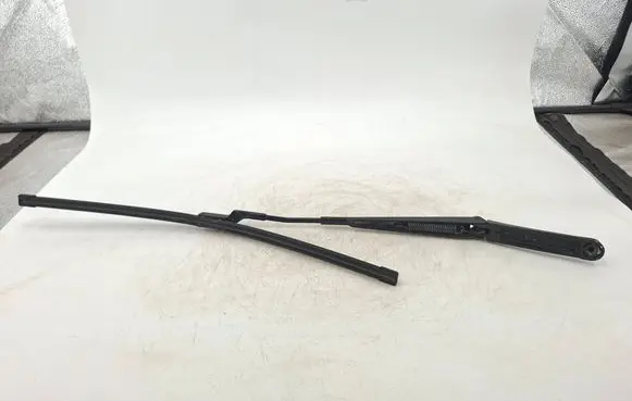Volkswagen PASSAT CC Front wiper blade arm 3C8955409