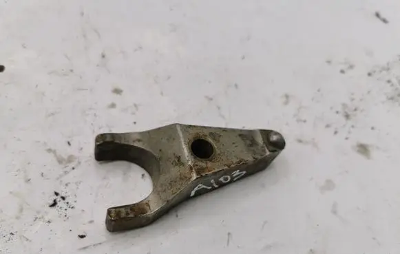 Lexus IS 220D-250-350 Fuel Injector clamp holder NOCODE