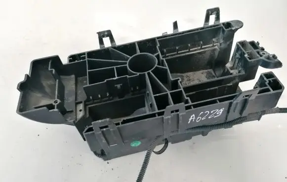 Chevrolet Cruze Battery box tray 9596345804