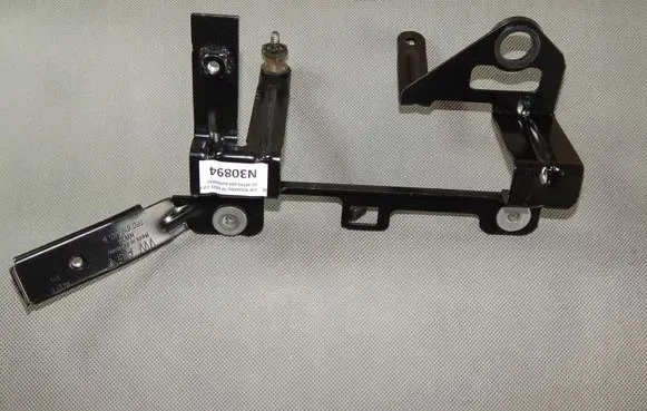 Volkswagen Touareg II Fuel pump bracket 7P0819545B