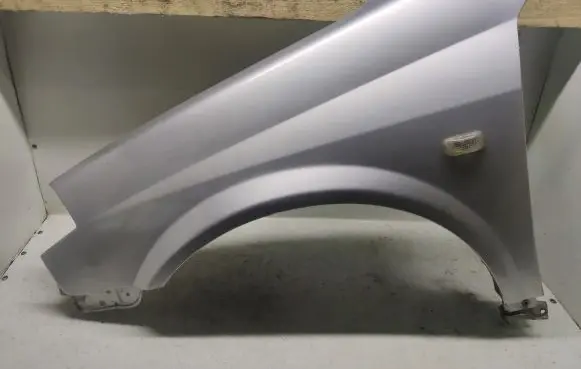 Nissan Primera Fender