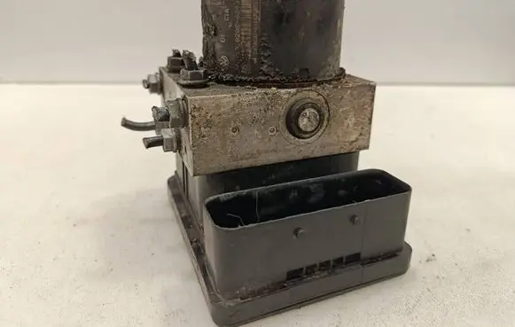 Volkswagen Golf Plus ABS Pump 1K0907379AC 00005305H0 10096003593