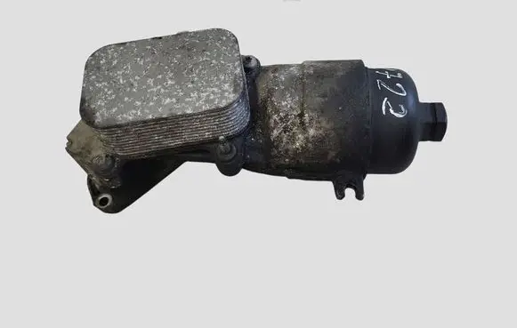 Ford Focus Oil filter mounting bracket
