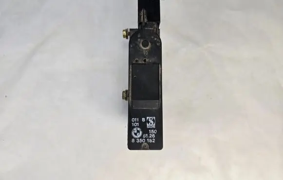 BMW 5 E34 Fuel tank cap lock 8350182