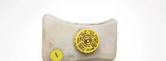 Audi A6 S6 C5 4B Brake fluid reservoir 8E0611301E