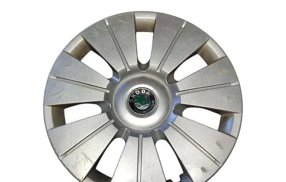 Skoda Fabia Mk1 (6Y) R15 wheel hub/cap/trim 6Y0601147H