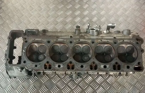 BMW M6 Other cylinder head part 7833877