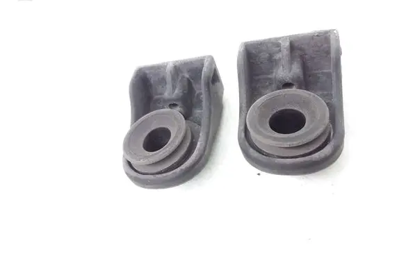 Radiator mount bracket