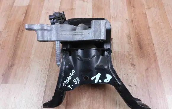 Toyota C-HR I Engine mount bracket 123050T332