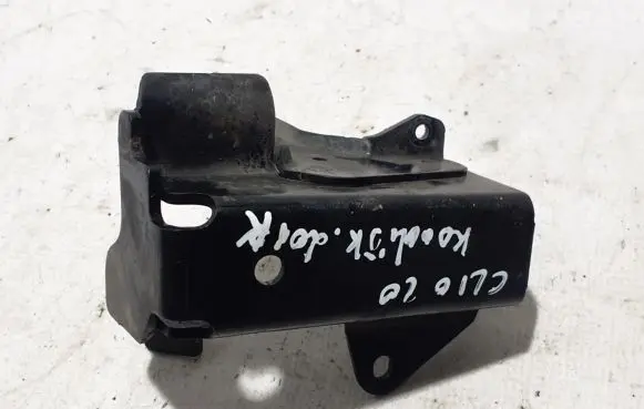 Renault Clio V A/C compressor mount bracket 926128439R