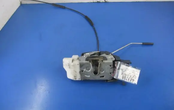 Volkswagen Fox Front door lock
