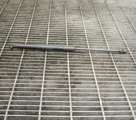 BMW 3 E90 E91 Front bonnet/hood damper/strut 7060550