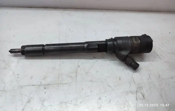 KIA Carens II Fuel injector 0445110258