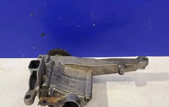 Mercedes-Benz ML W164 Oil pump A1561801901