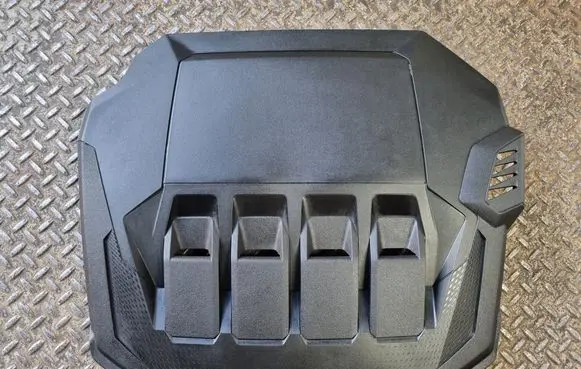 Engine cover (trim)