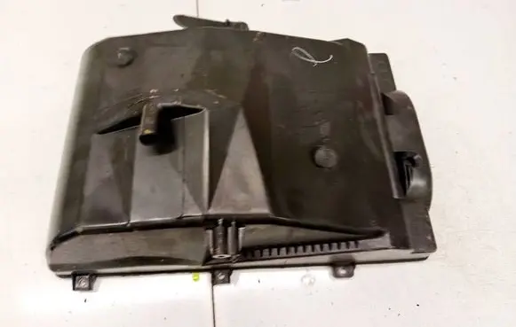 Nissan Primera Air filter box 