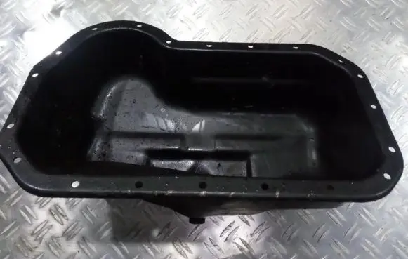 Volkswagen Caddy Oil sump 028103601E