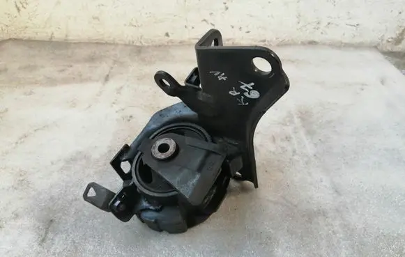 Toyota Avensis T250 Engine mount bracket 123720R010