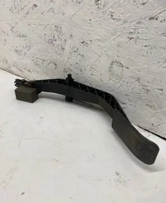 Volkswagen Golf III Accelerator throttle pedal 1H1721511 1355D2060