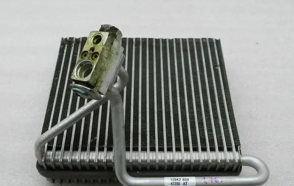 Opel Zafira B A/C cooling radiator (condenser) 93185474