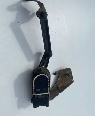 Headlight/headlamp level sensor