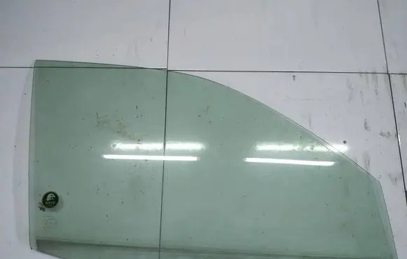 Nissan X-Trail T30 Front door window glass four-door AS2