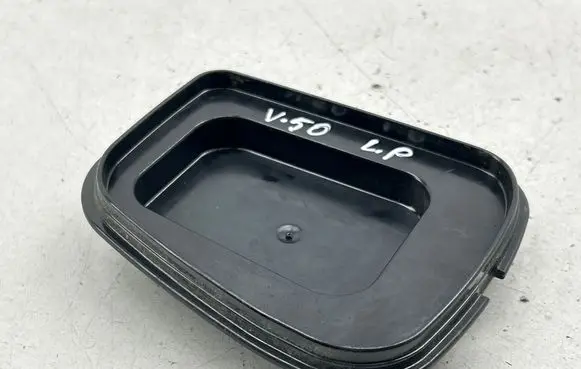 Volvo V50 Headlight/headlamp dust cover 1305239300