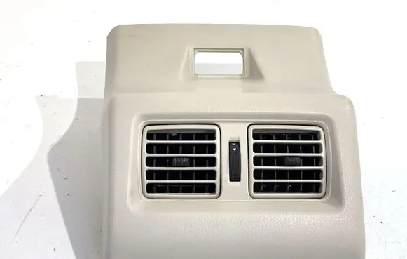 Toyota Camry VIII XV70 Rear air vent grill