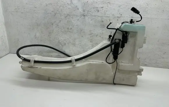 BMW X6 E71 Windshield washer fluid reservoir/tank 10833217 7161465 7161476