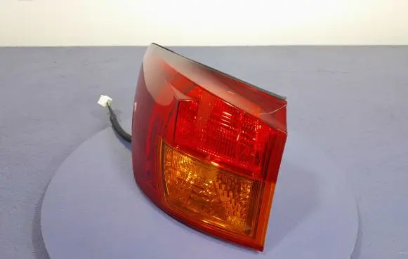Lexus IS 220D-250-350 Rear/tail lights