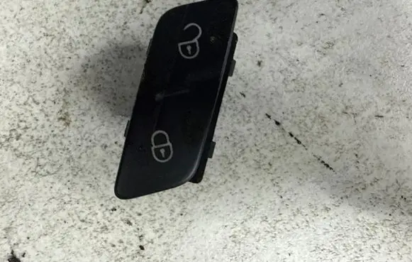 Volkswagen Golf V Central locking switch button 1K0962125B