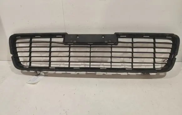 Toyota Hilux (AN120, AN130) Front bumper lower grill 531120K130