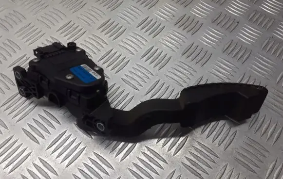 Renault Laguna II Accelerator throttle pedal 8200003392