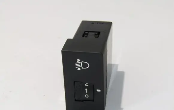 Hyundai Santa Fe Headlight level height control switch 751U00080